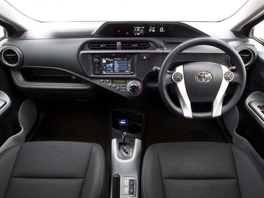  Toyota Prius c 2012 года  (AU) (фото 19 из 19)